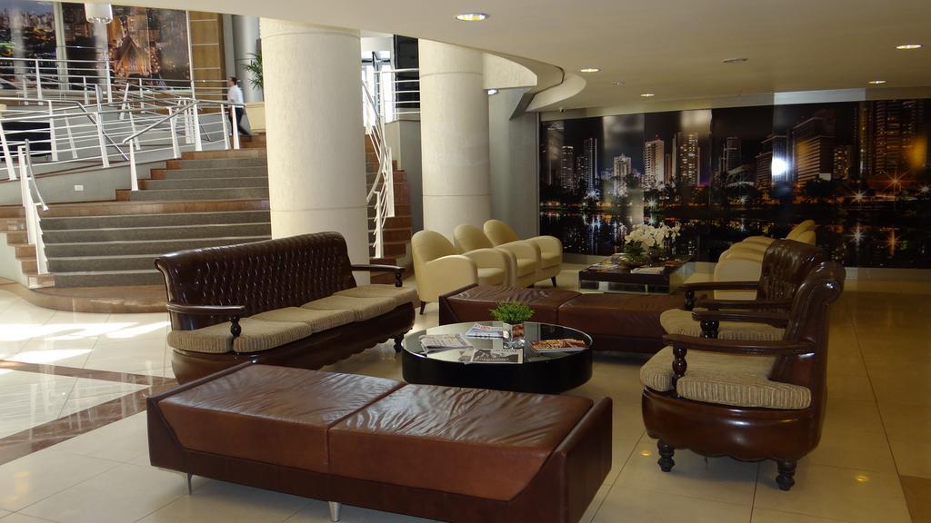 Boulevard Hotel