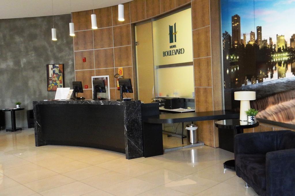 Boulevard Hotel